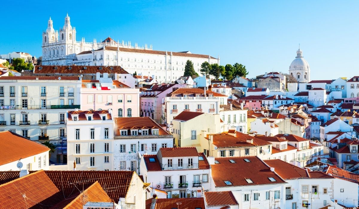 Quartiere di Alfama portogallo cercavacanze viaggi torino