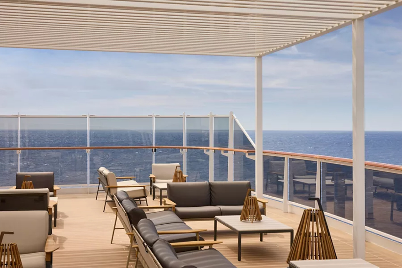 crociera luxury travel viaggio mare exploraII journeys oex sky bar nave