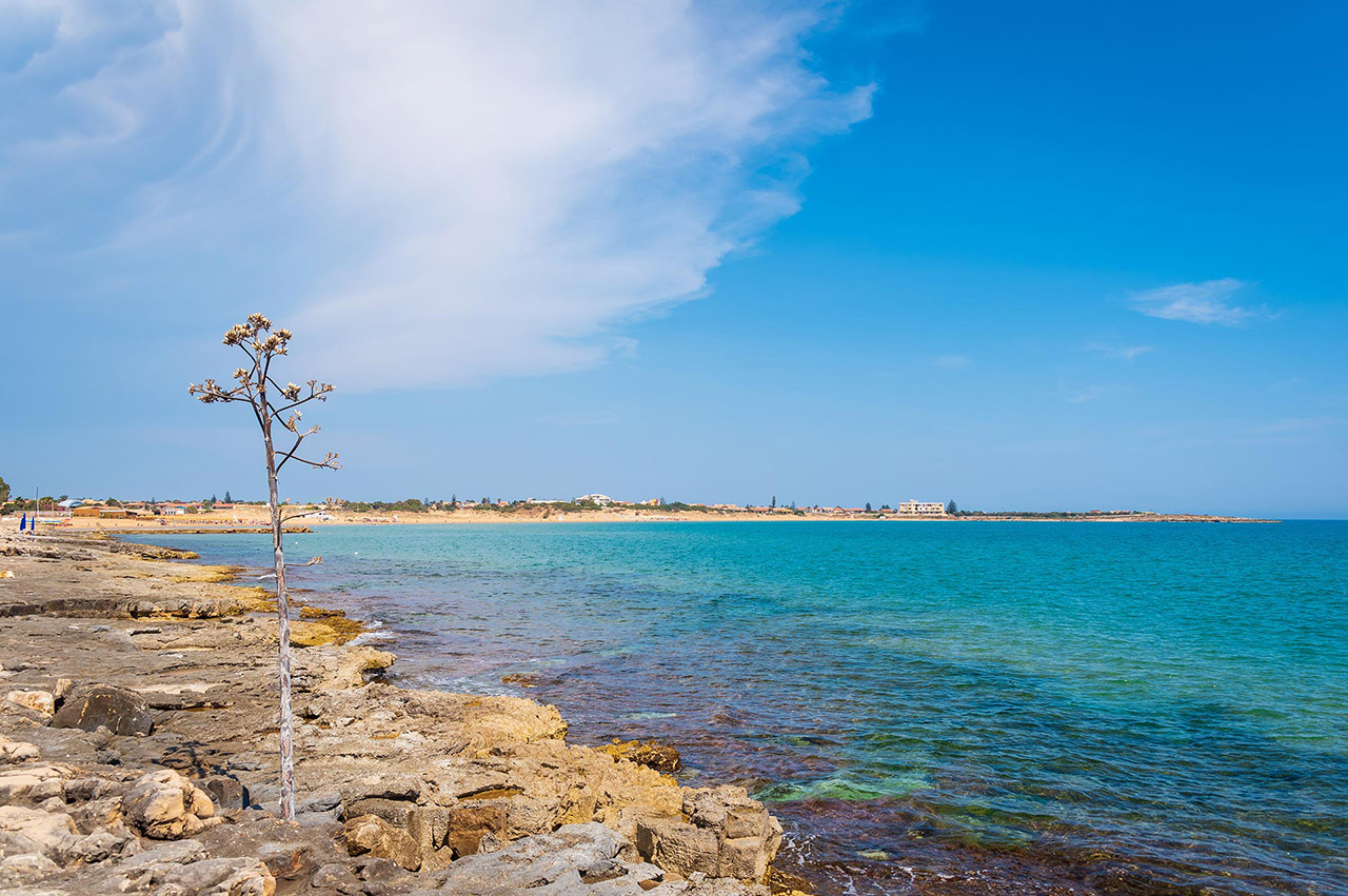 marina modica promenade sicilia mare viaggio tour land sea