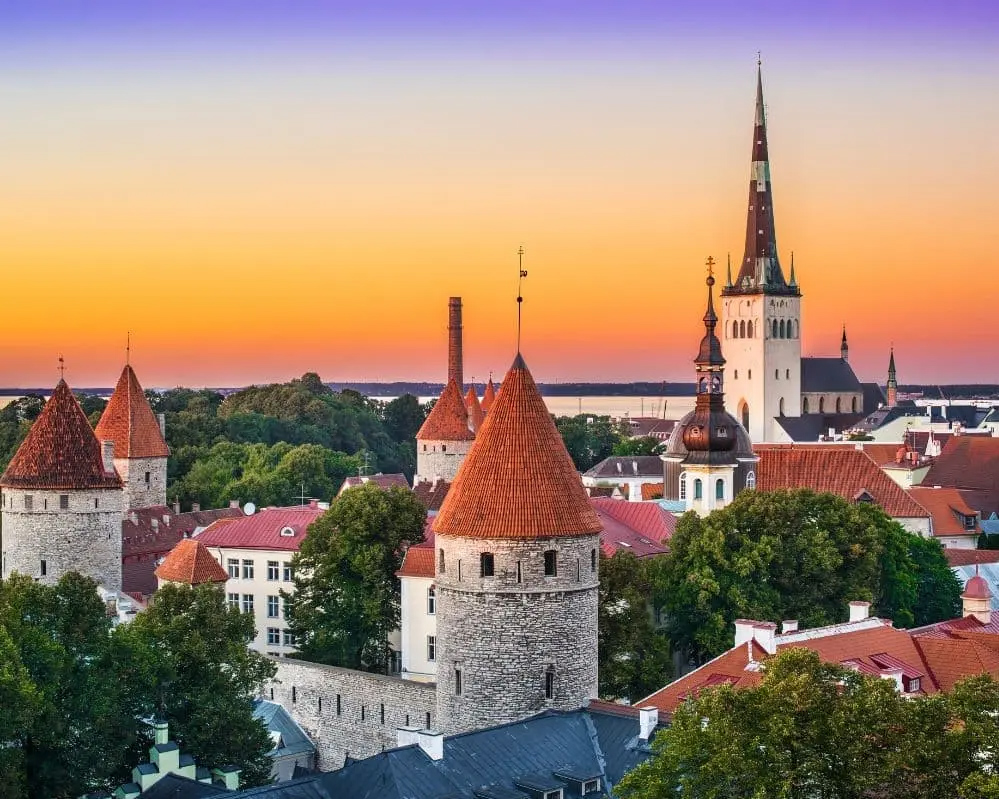 viaggi baltico tallin old town estonia chiesa nicola
