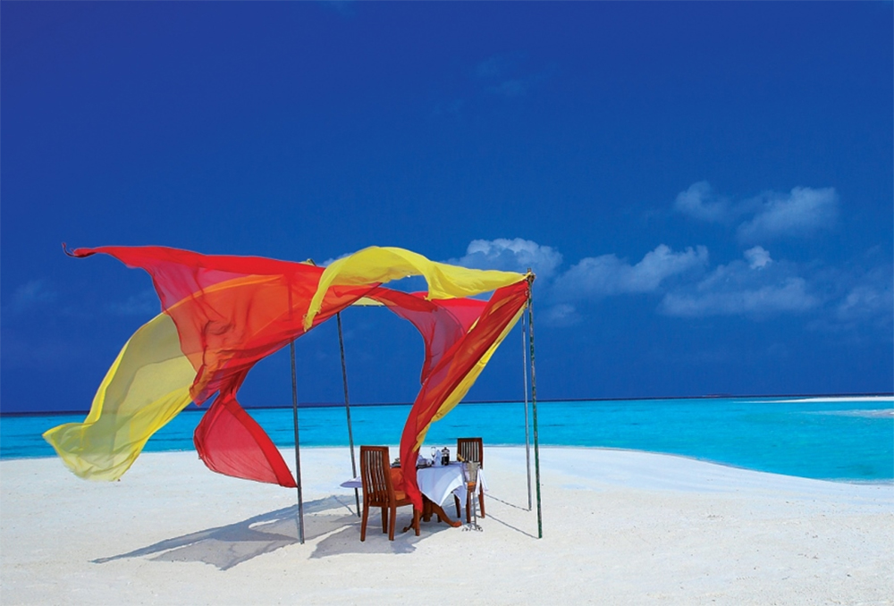 nozze maldive oceano indiano mare ristorante sulla spiaggia sabbia bianca velavaru angsan