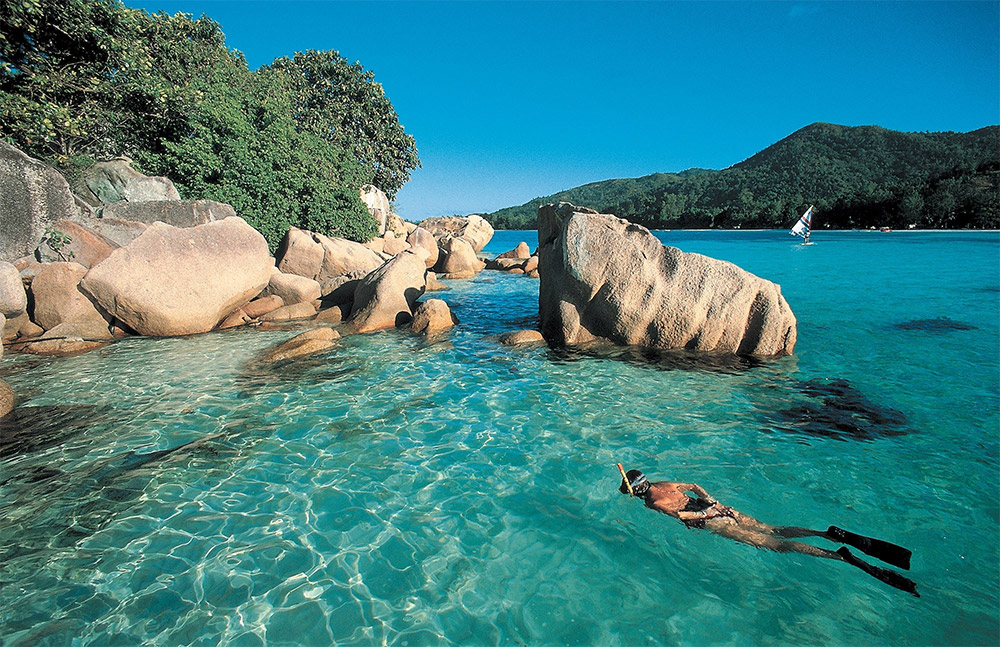 viaggi di nozze seychelles oceano indiano spiaggia sabbia bianca acqua cristallina snorkeling