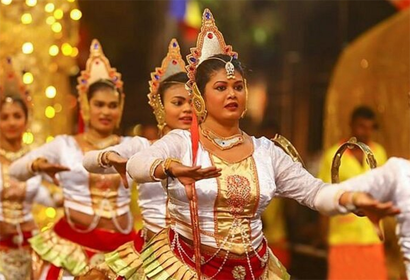 viaggi experience sri lanka perahera festival festa degli elefanti balli