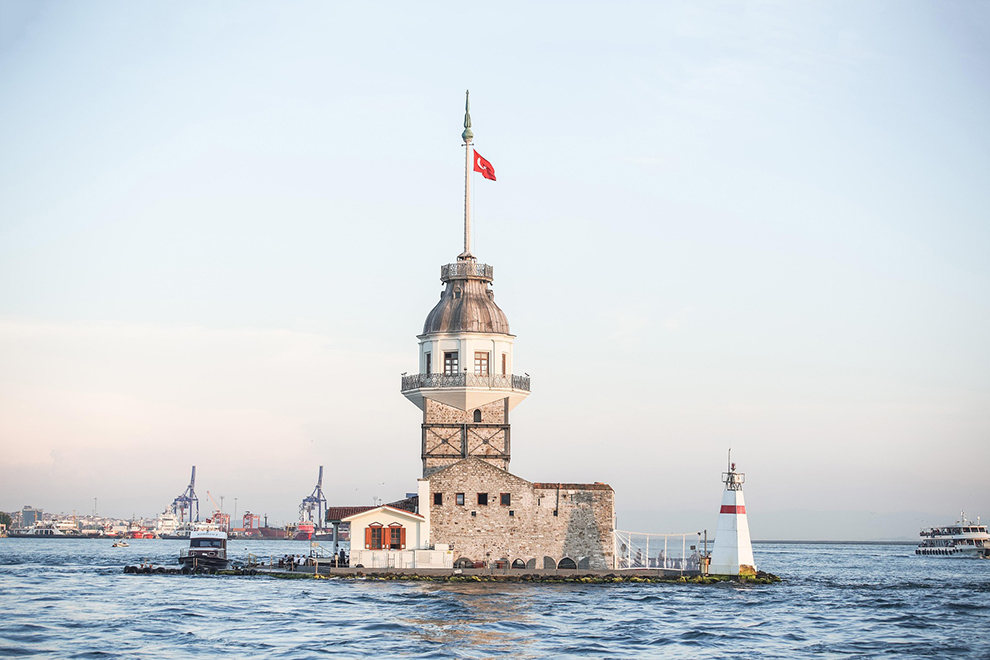 viaggio veliero caiacco mini crociera istanbul turchia faro bosforo