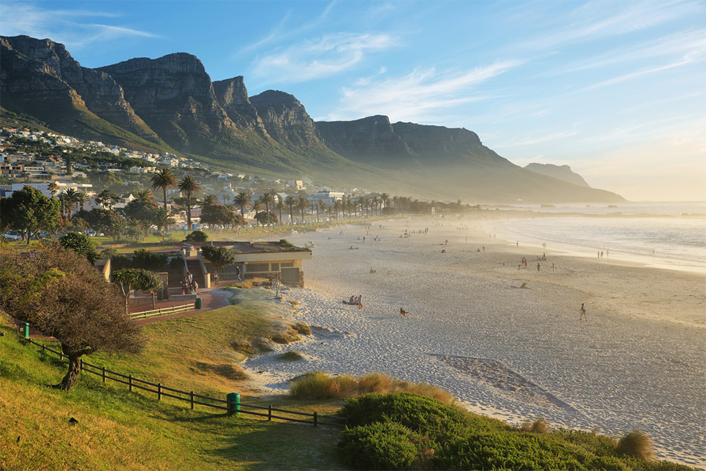 citta del capo sudafrica viaggio cercavacanze camps bay beach africa