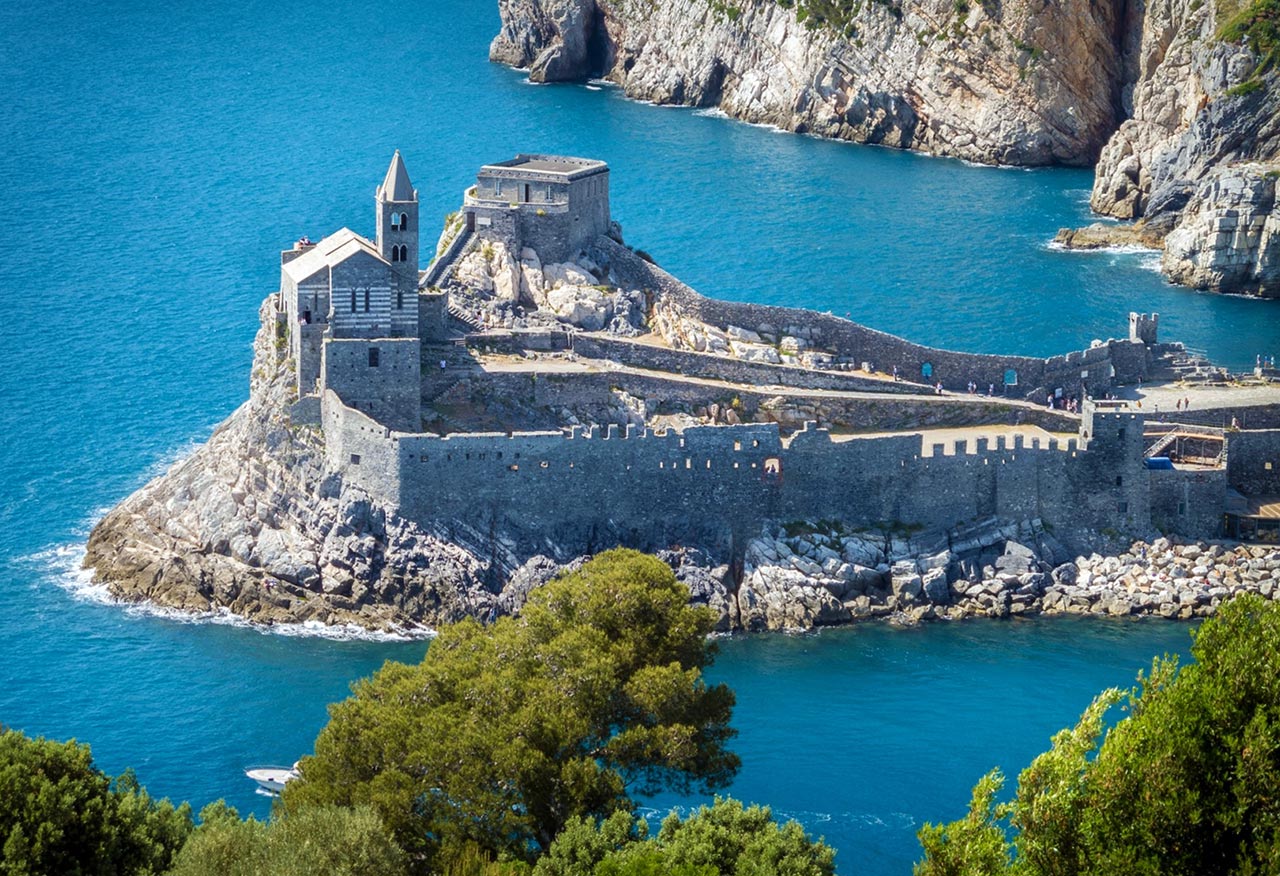 cinque terre liguria porto venere chiesa san pietro