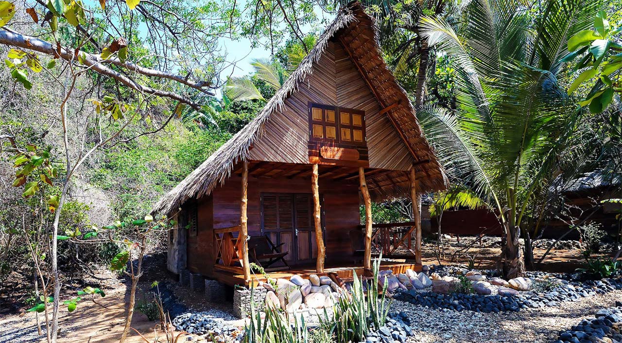madagascar africa ankazoberavina bungalow isola privata