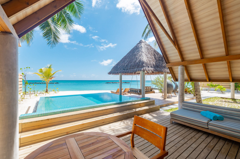 maldive atollo lhaviyani fushifaru resort capanna acque cristalline