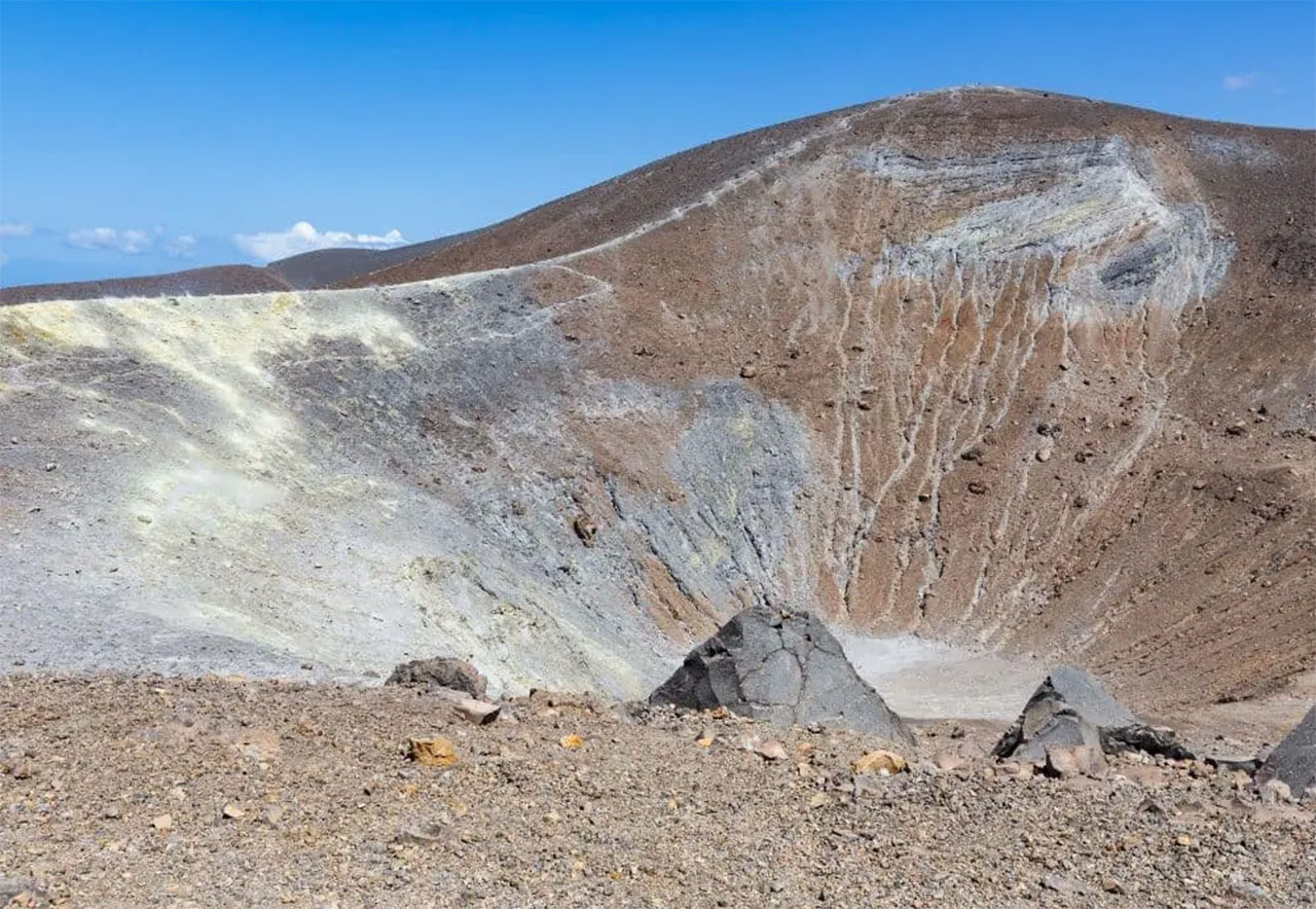 sicilia arcipelago isole eolie vulcano gran cratere