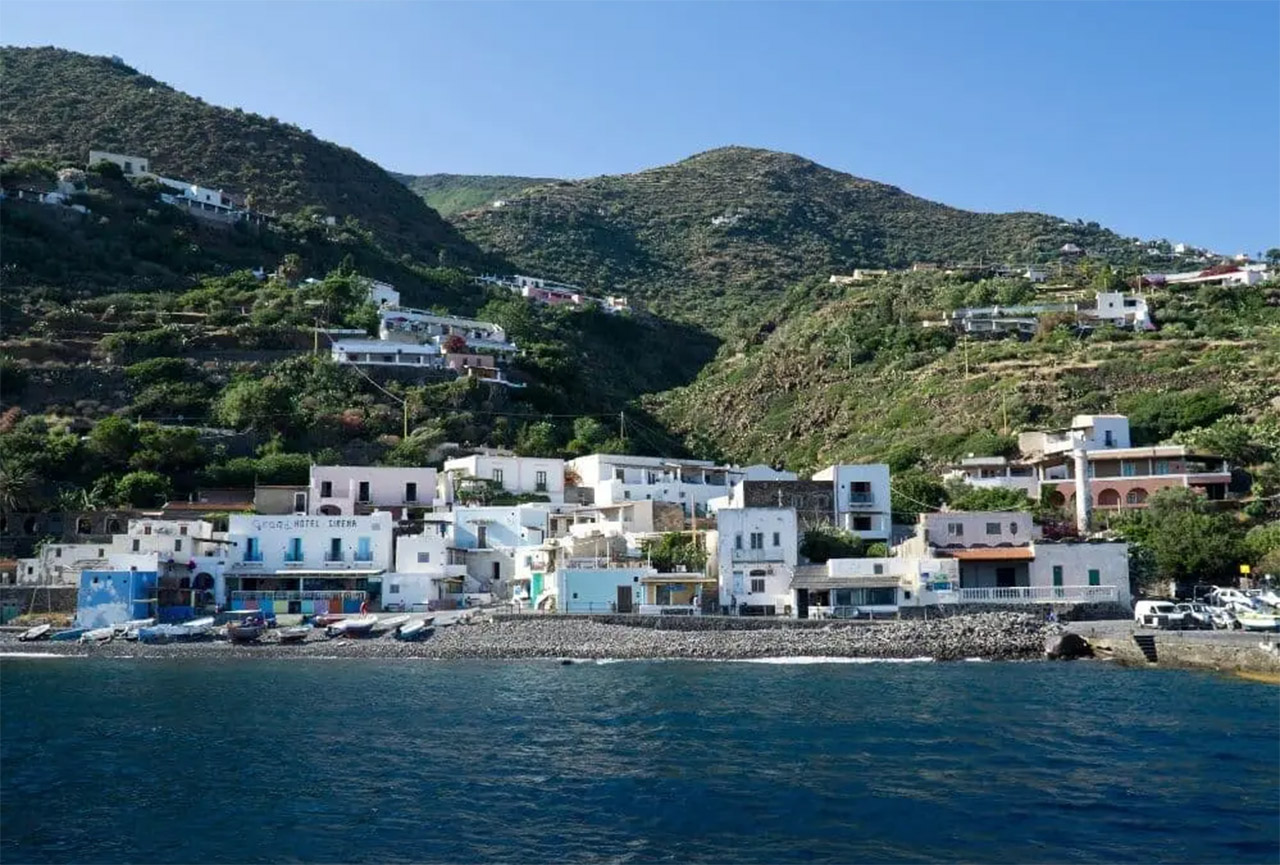 sicilia isole eolie alicudi filicudi tour