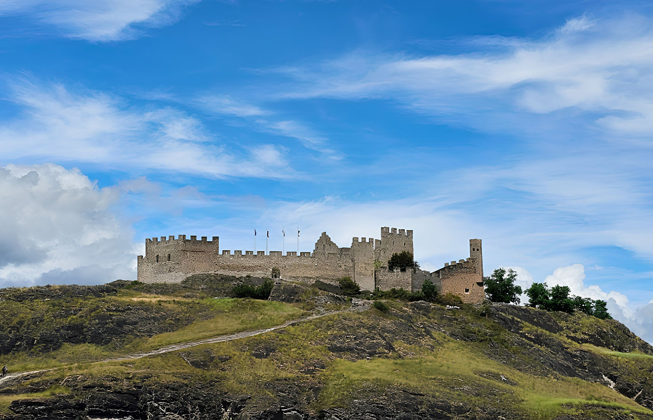sion comune svizzero canton vallese chateau de tourbillon
