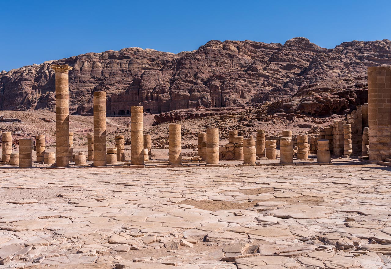 giordania grande tempio petra citta nabatea