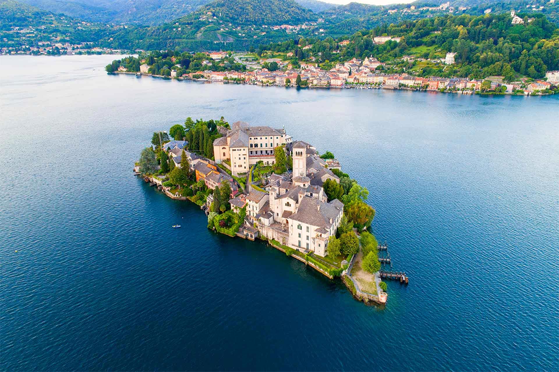 lago dorta isola san giulio basilica viaggio in giornata museo moca