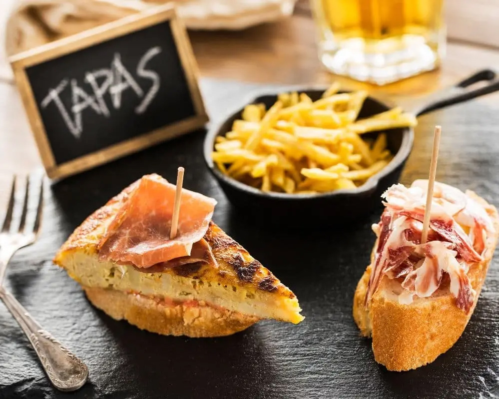 spagna siviglia tapas viaggio giovani