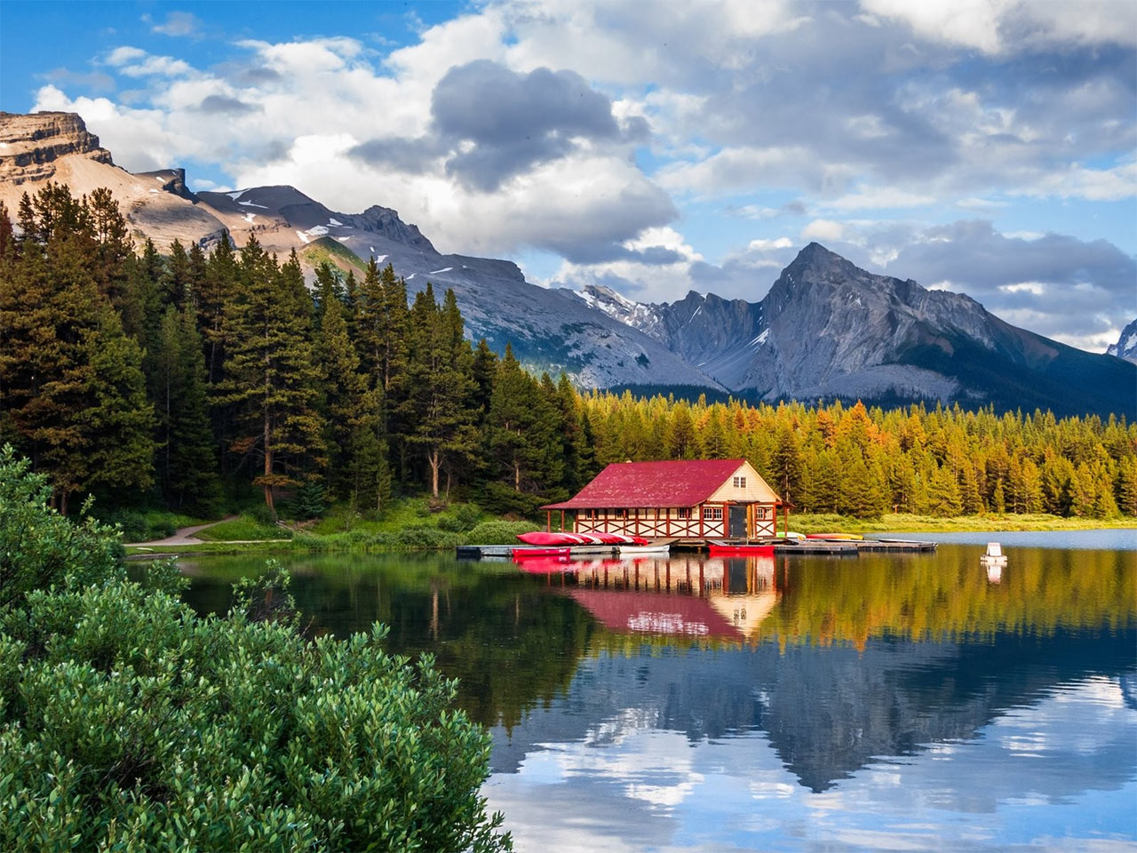 maligne lake jasper national park montagne rocciose canada tour