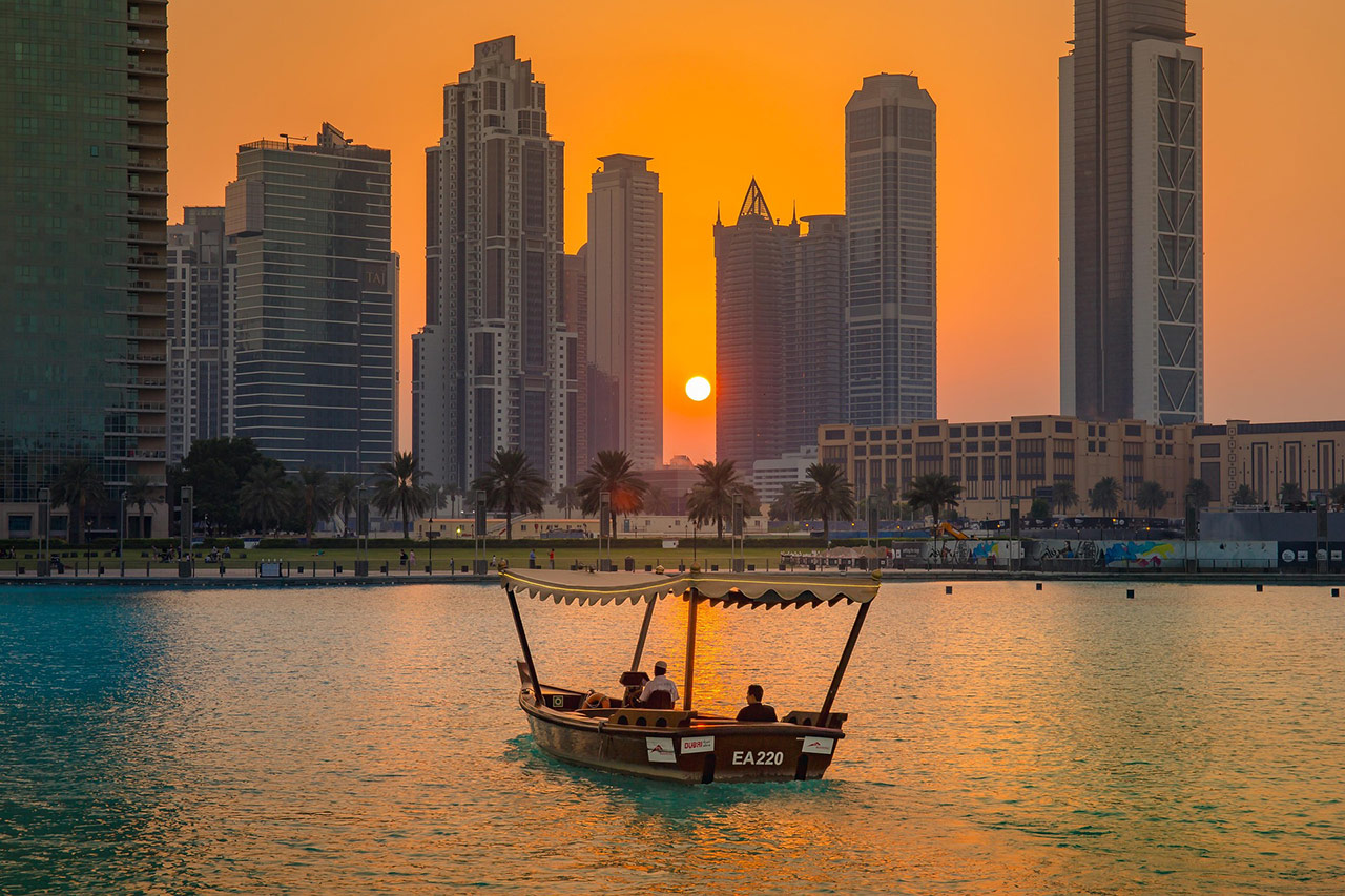 skyline downtown tramonto dubai burj lake abra