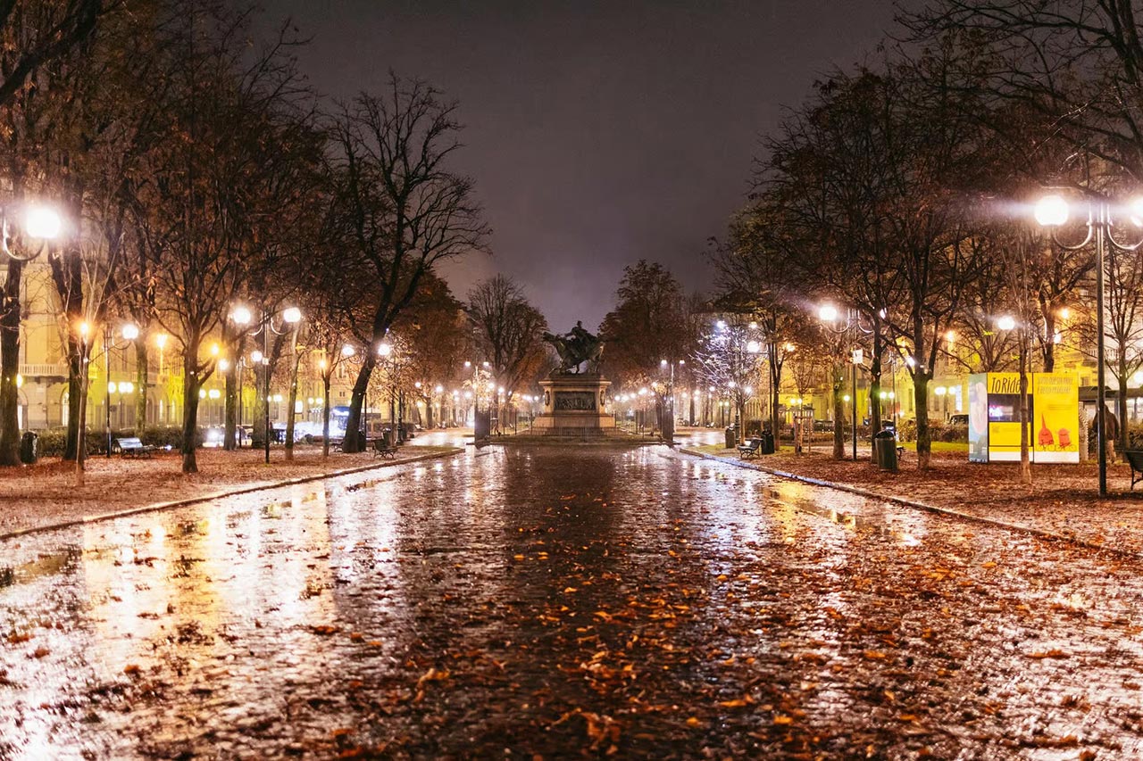 torino magica viale tour notturno somewhere