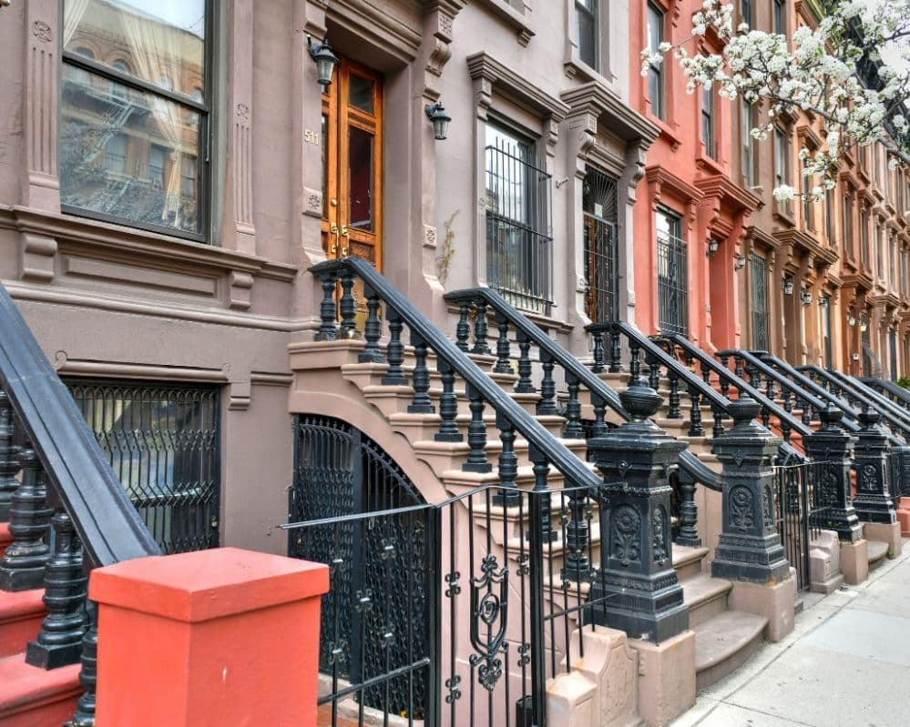 edifici residenziali brownstone harlem manhattan new york city